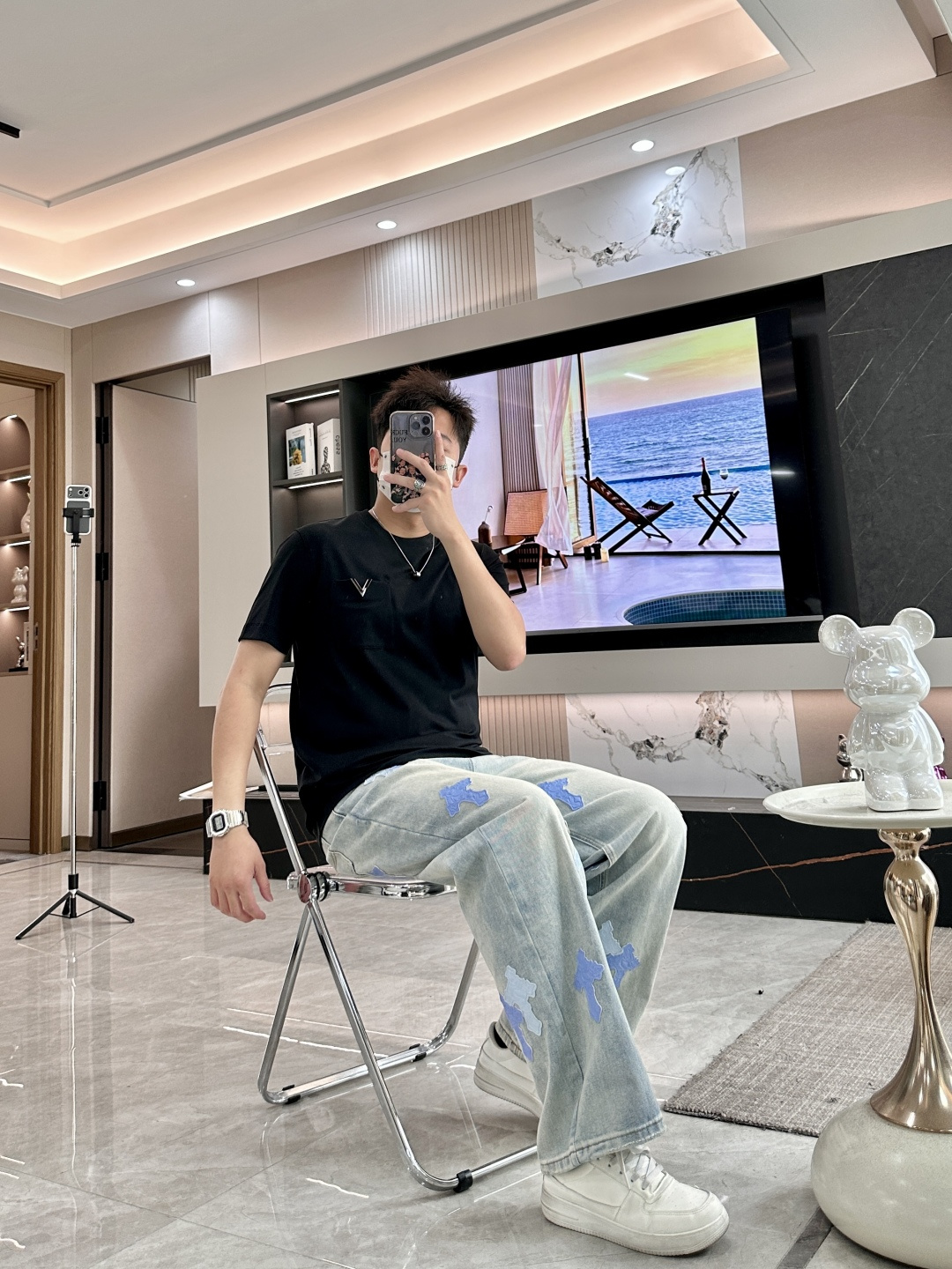 · 华伦天奴 2026春夏新款首发专柜最新款短袖圆领T恤 高端订制 设计前卫时尚！品牌logo重工艺设计