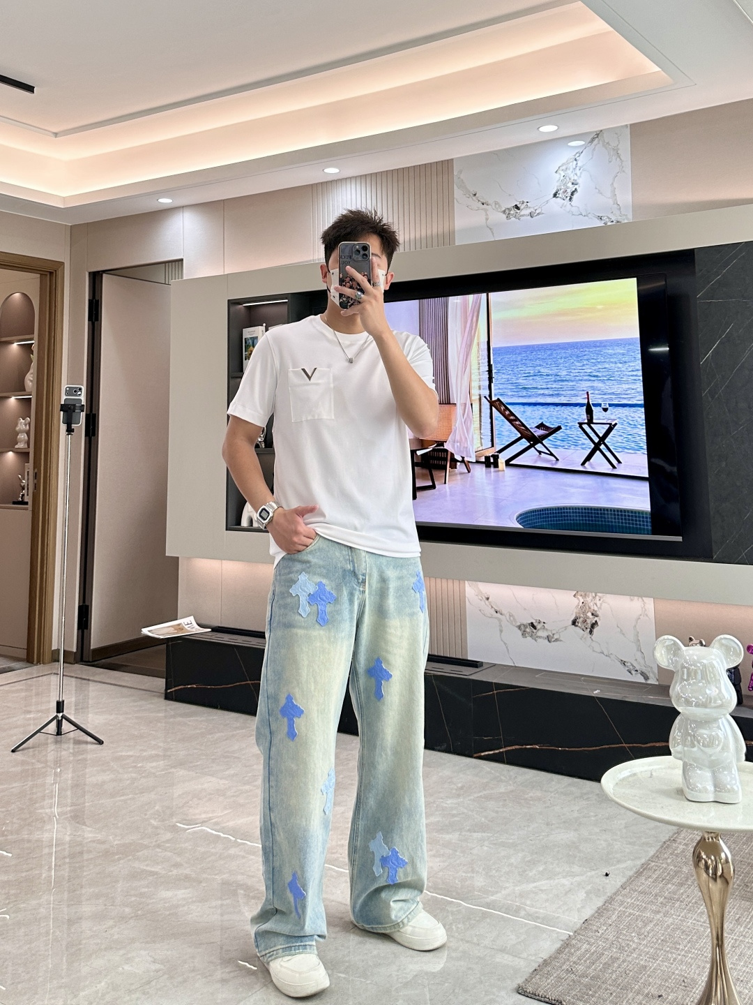 · 华伦天奴 2026春夏新款首发专柜最新款短袖圆领T恤 高端订制 设计前卫时尚！品牌logo重工艺设计