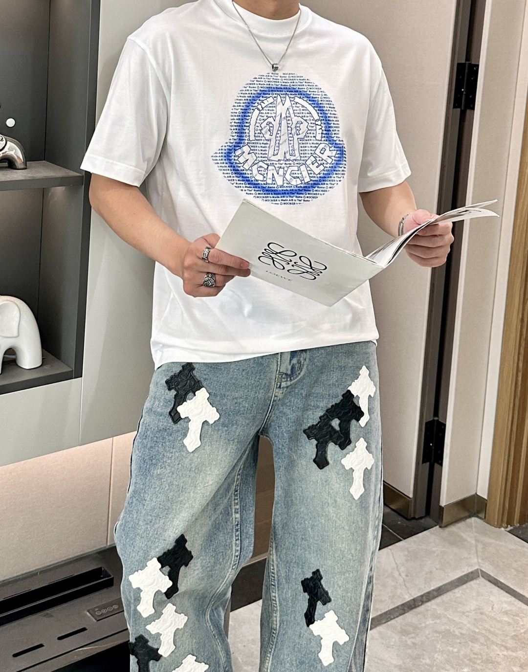 · 蒙口 2026春夏新款首发专柜最新款短袖圆领T恤 高端订制 设计前卫时尚！品牌logo重工艺设计 高