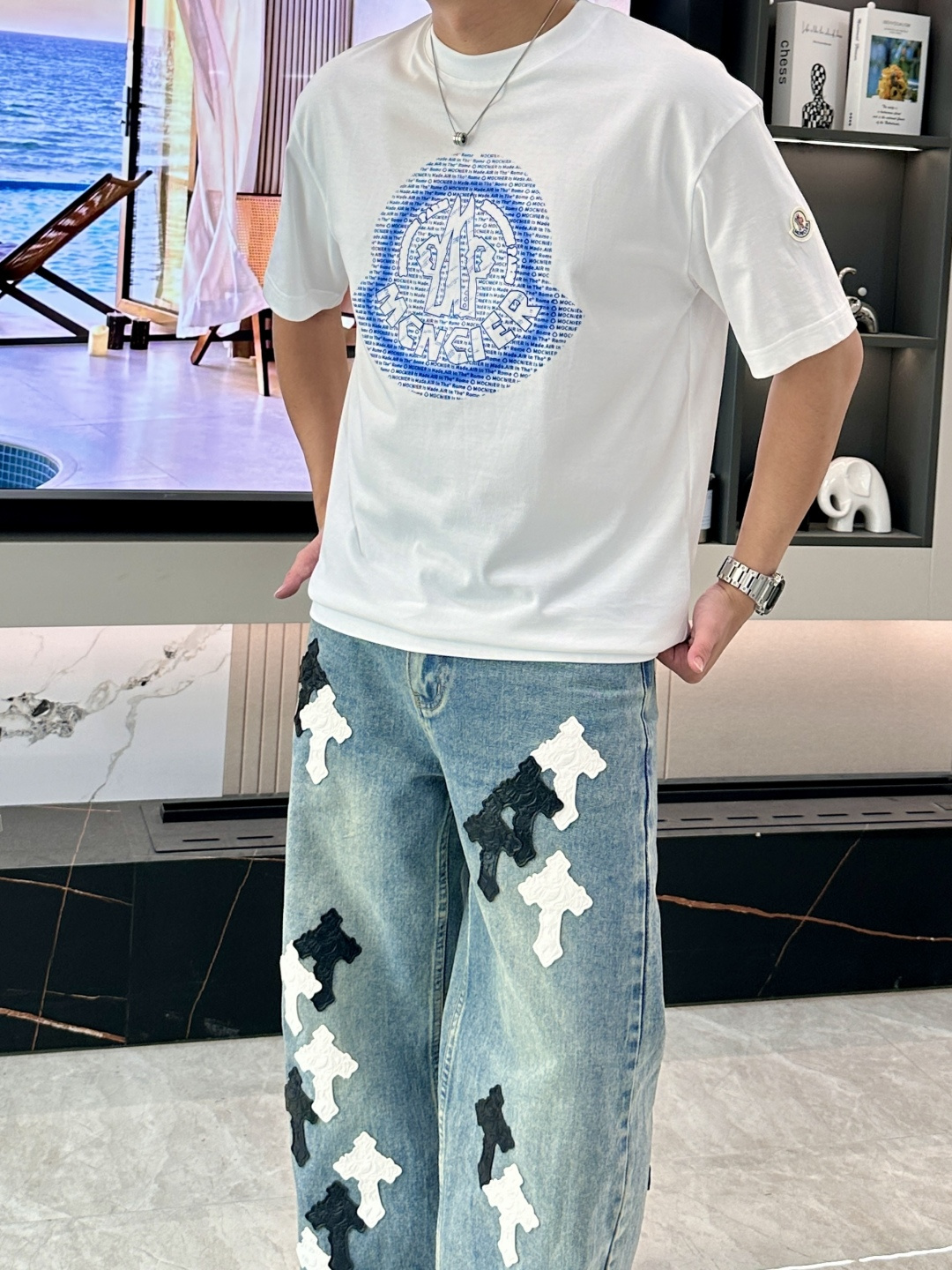 · 蒙口 2026春夏新款首发专柜最新款短袖圆领T恤 高端订制 设计前卫时尚！品牌logo重工艺设计 高