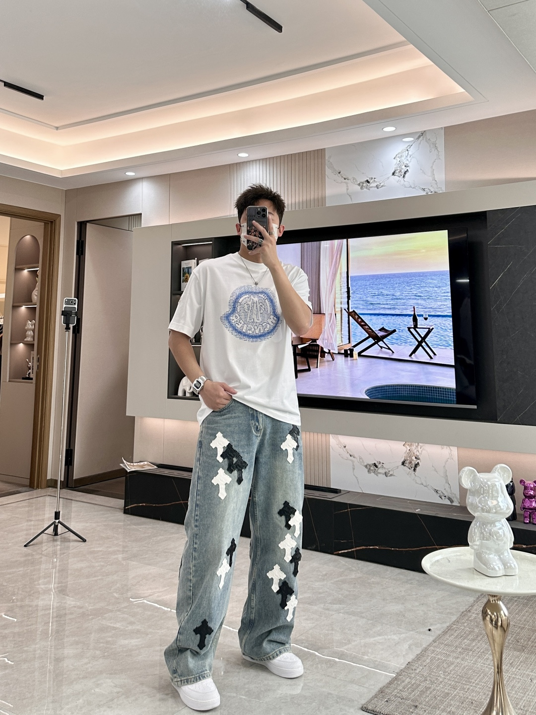 · 蒙口 2026春夏新款首发专柜最新款短袖圆领T恤 高端订制 设计前卫时尚！品牌logo重工艺设计 高