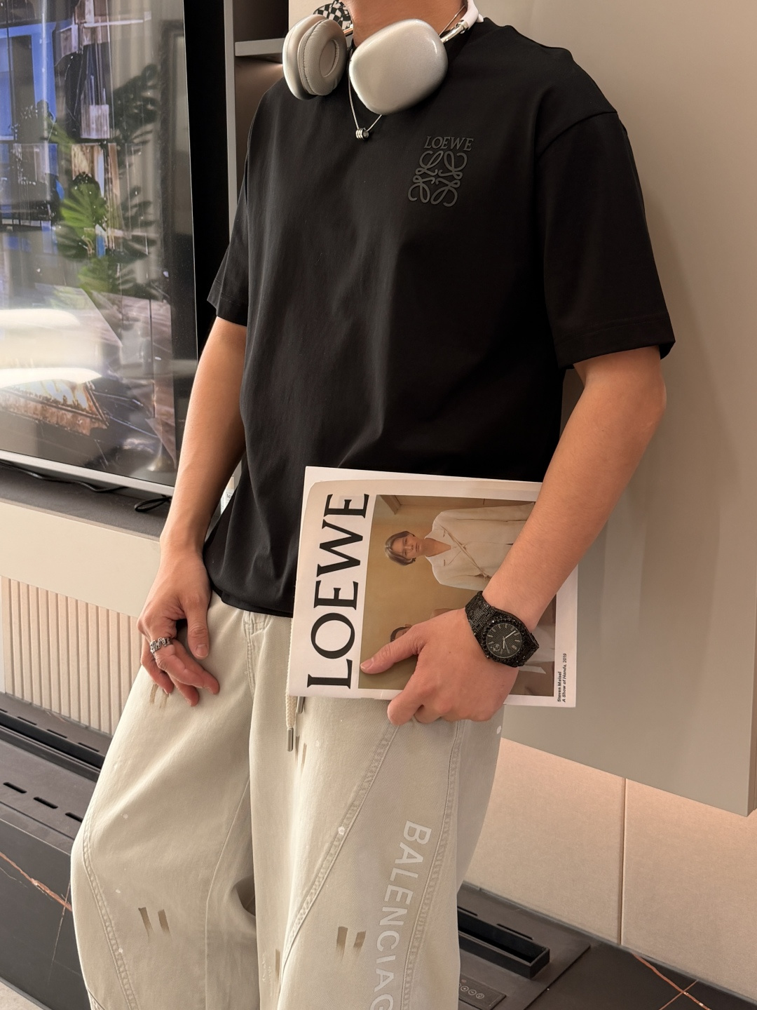 · Loewe 2026春夏新款首发专柜最新款短袖T恤 高端订制 设计前卫时尚！品牌logo重工艺设计 