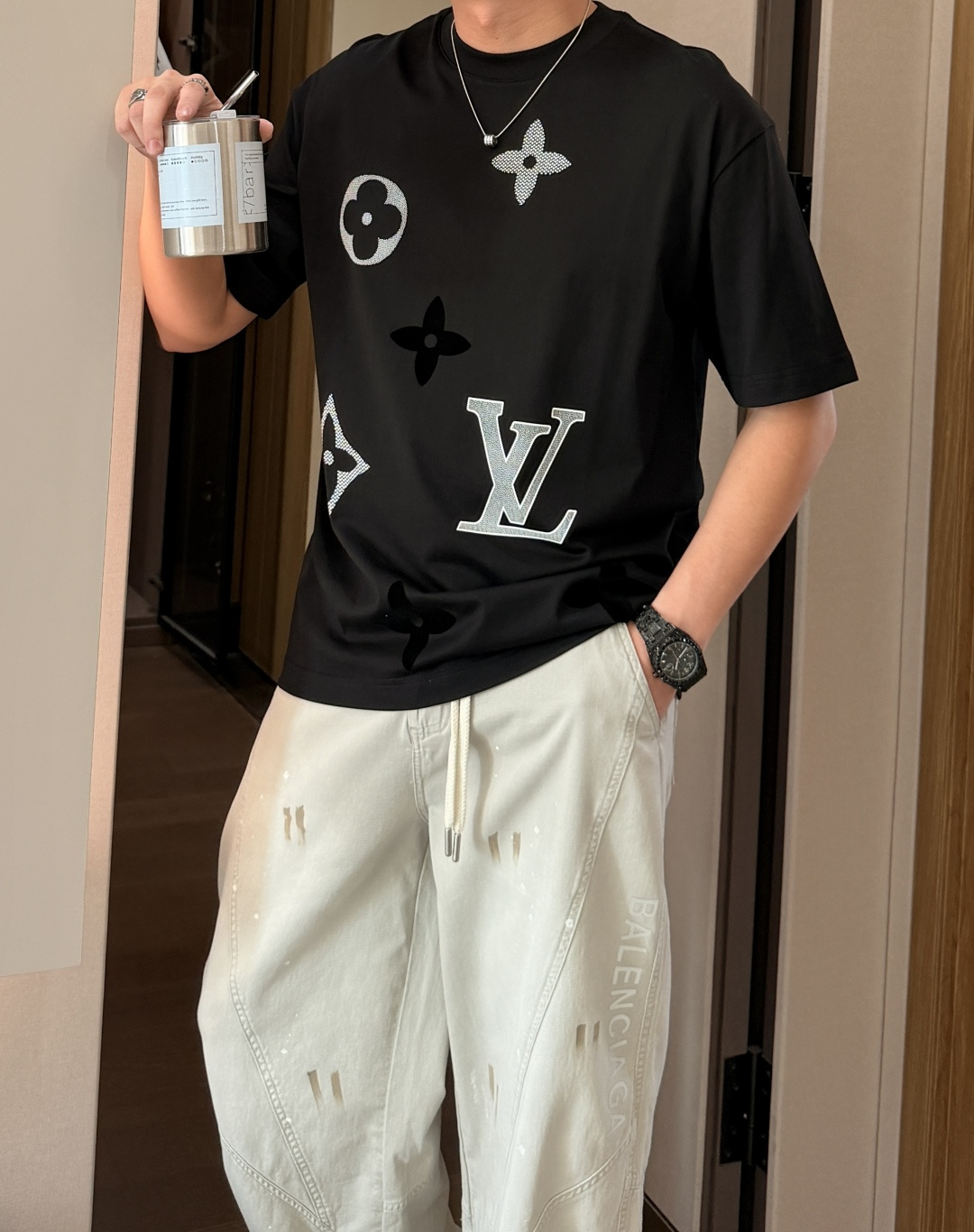 · Lv 2026春夏新款首发专柜最新款短袖T恤 高端订制 设计前卫时尚！品牌logo重工艺设计 高端定