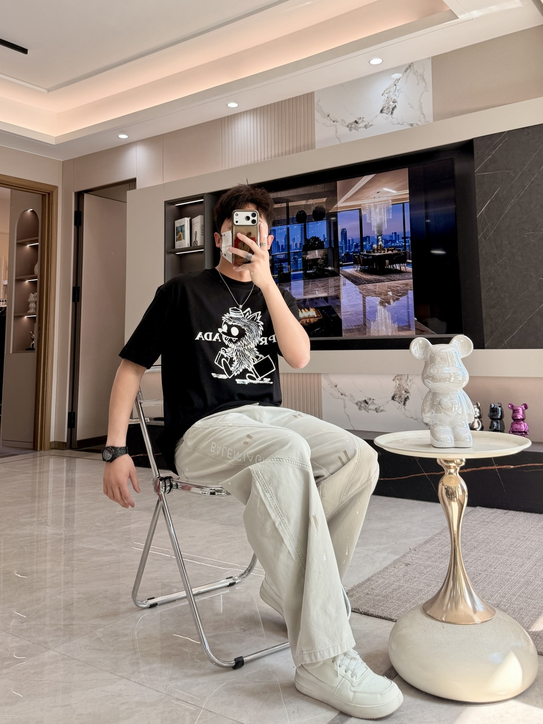 · Prad 2026春夏新款首发专柜最新款短袖T恤 高端订制 设计前卫时尚！品牌logo重工艺设计 高