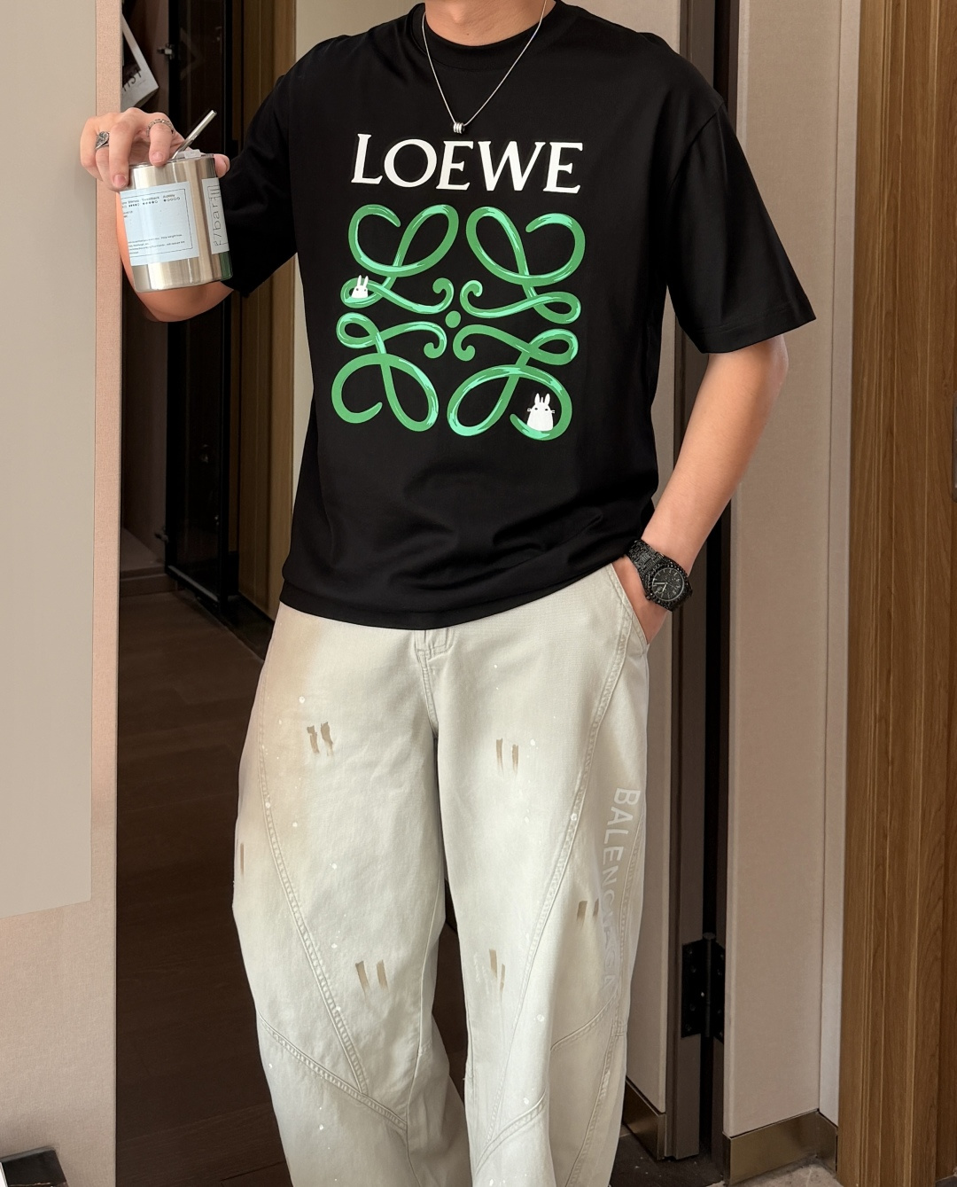 · Loewe 2026春夏新款首发专柜最新款短袖T恤 高端订制 设计前卫时尚！品牌logo重工艺设计 