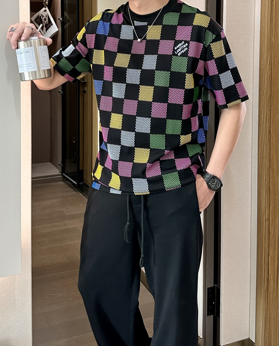 · Lv 2026春夏新款首发专柜最新款短袖T恤 高端订制 设计前卫时尚！品牌logo重工艺设计 高端定