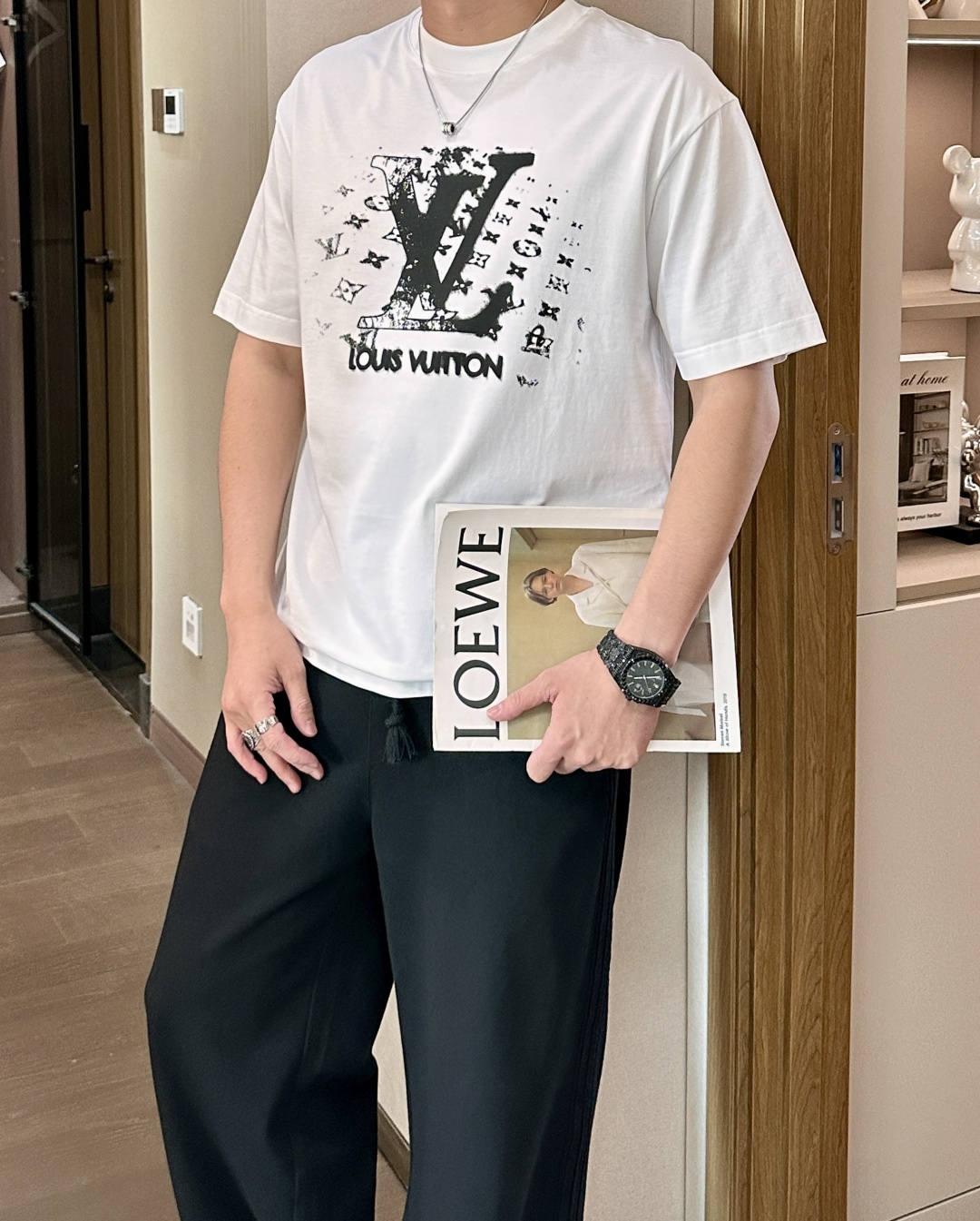 · Lv2026春夏新款首发专柜最新款短袖T恤 高端订制 设计前卫时尚！品牌logo重工艺设计 高端定制