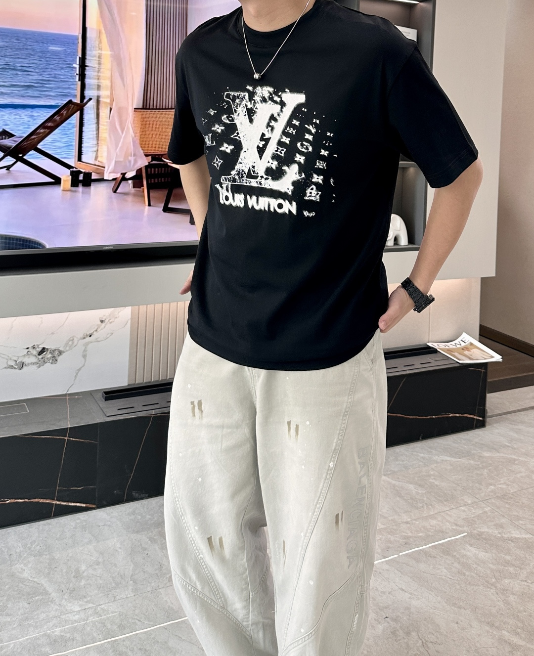· Lv2026春夏新款首发专柜最新款短袖T恤 高端订制 设计前卫时尚！品牌logo重工艺设计 高端定制