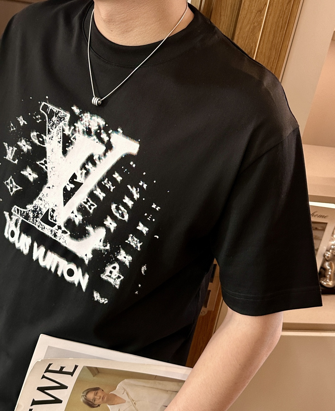· Lv2026春夏新款首发专柜最新款短袖T恤 高端订制 设计前卫时尚！品牌logo重工艺设计 高端定制