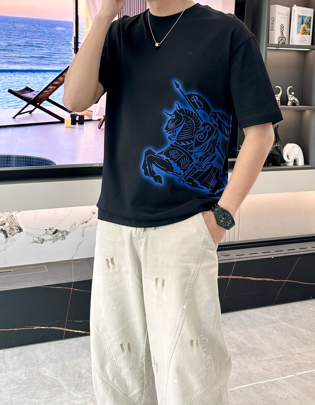 · Bur 2026春夏新款首发专柜最新款短袖T恤 高端订制 设计前卫时尚！品牌logo重工艺设计 高端