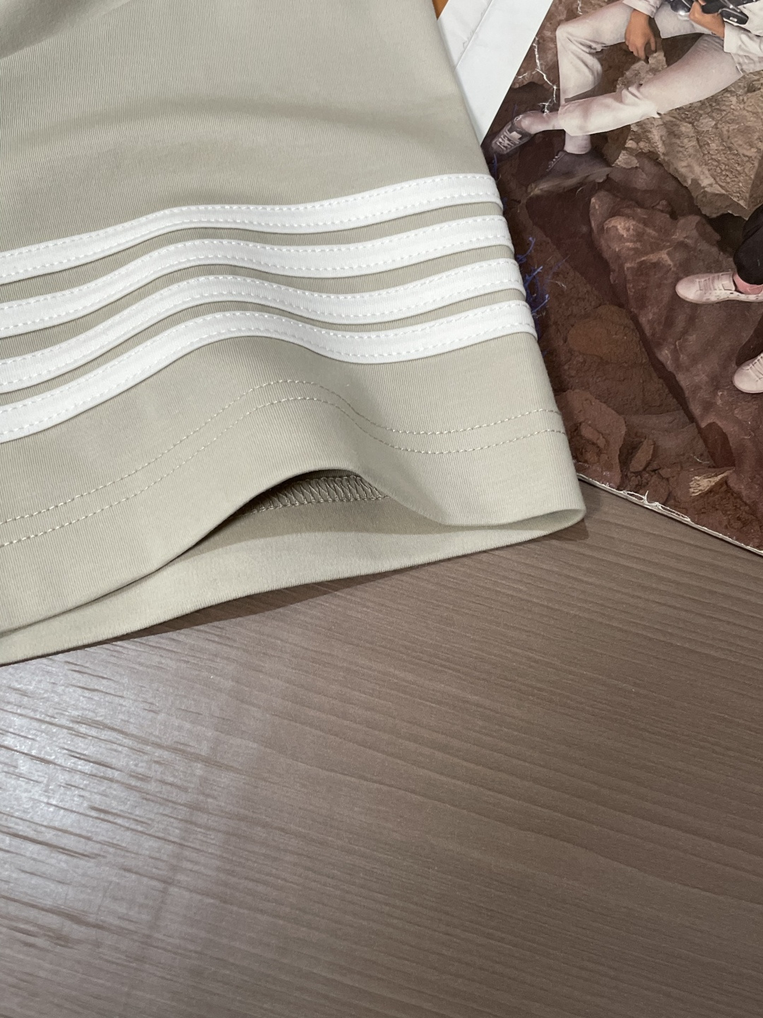 TB 2026春夏新款男士短袖T恤，全新升级百搭基础款，低调奢华，品格之选！甄选进口丝光棉打造而成，吸湿