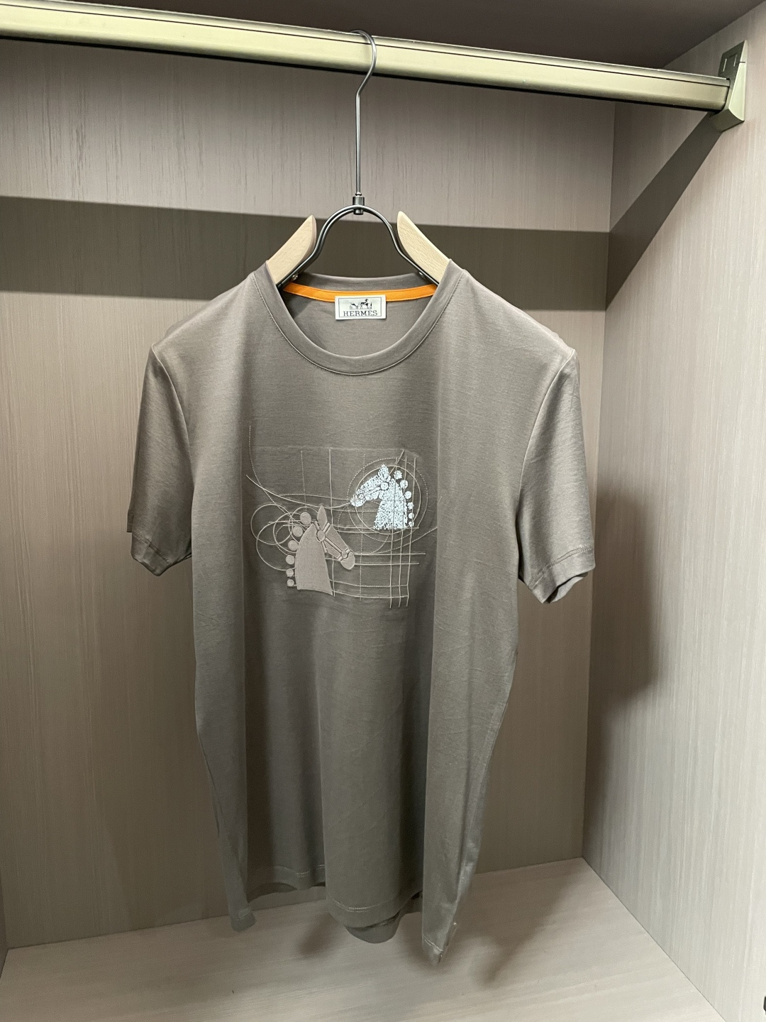 爱🐎仕 2026春夏新款男士短袖T恤，全新升级百搭基础款，低调奢华，品格之选！甄选进口丝光棉打造而成，吸