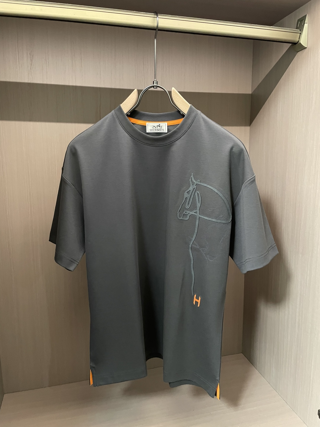 爱🐎仕 2026春夏新款男士短袖T恤，全新升级百搭基础款，低调奢华，品格之选！甄选进口丝光棉打造而成，吸