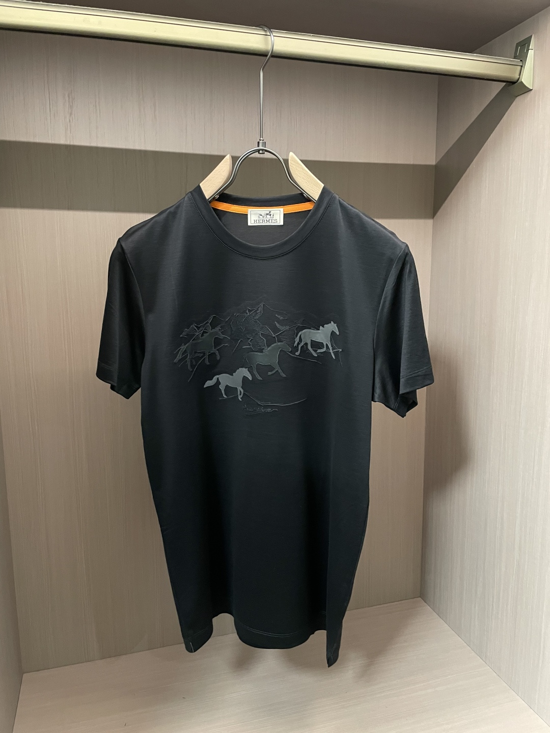 爱🐎仕 2026春夏新款男士短袖T恤，全新升级百搭基础款，低调奢华，品格之选！甄选进口丝光棉打造而成，吸