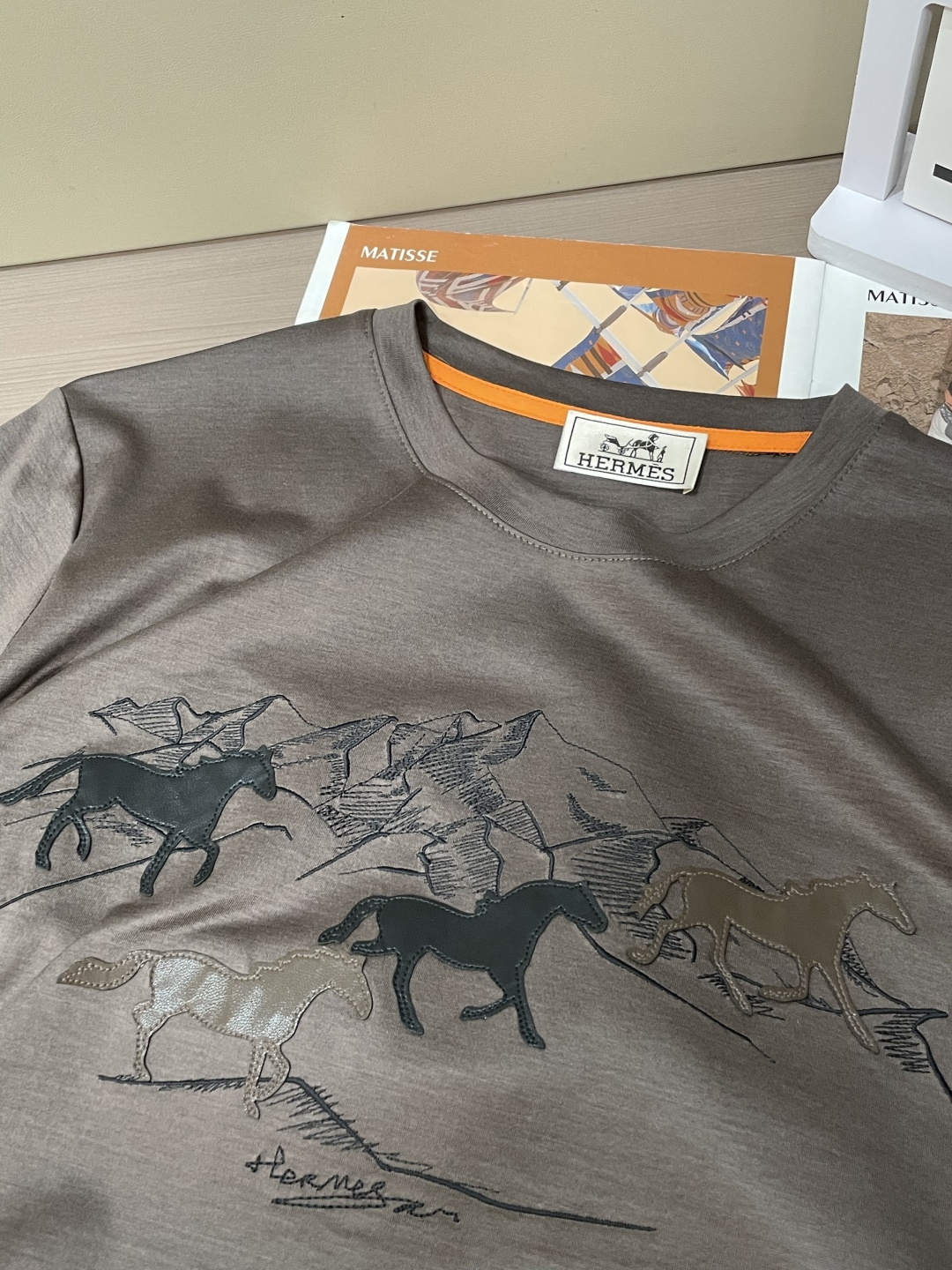 爱🐎仕 2026春夏新款男士短袖T恤，全新升级百搭基础款，低调奢华，品格之选！甄选进口丝光棉打造而成，吸