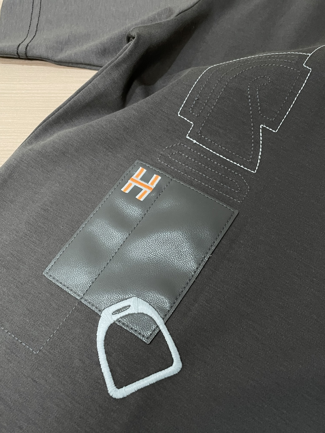 爱🐎仕 2026春夏新款男士短袖T恤，全新升级百搭基础款，低调奢华，品格之选！甄选进口丝光棉打造而成，吸