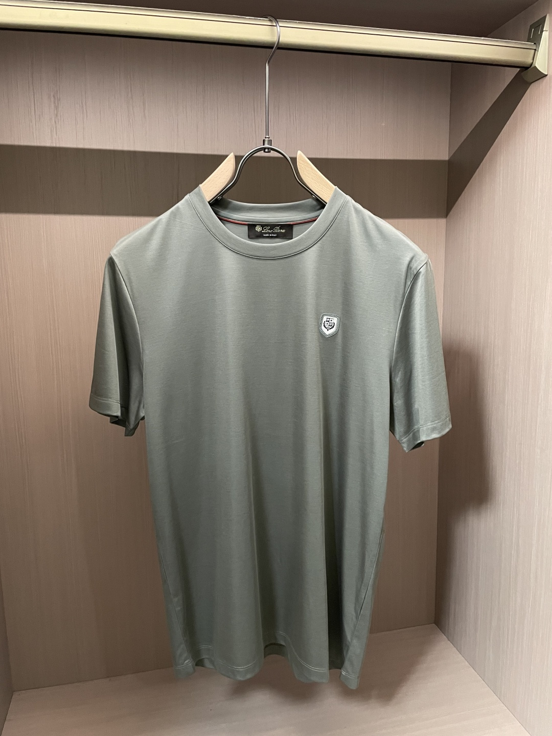 loro Piana家 2026春夏最新盾牌🛡️男士圆领T恤衫，精选全进口客供顶级丝光棉面料，胸前标志性