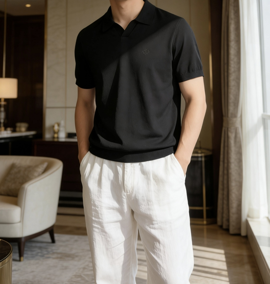 loro Piana家 2026春夏最新男士无纽扣翻领短袖针织衫，精选针织棉与天丝混纺面料制成， 80支