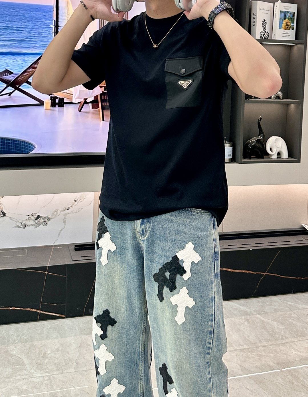 Prad 2026春夏新款首发专柜最新款短袖圆领T恤 高端订制 设计前卫时尚！品牌logo重工艺设计 高