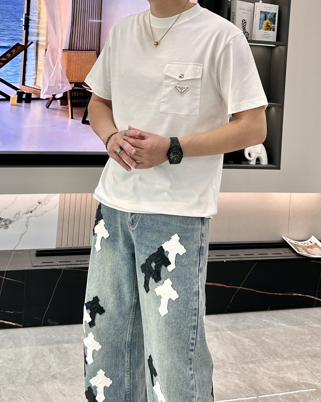 Prad 2026春夏新款首发专柜最新款短袖圆领T恤 高端订制 设计前卫时尚！品牌logo重工艺设计 高