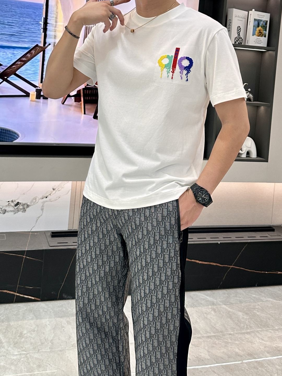 alo 2026春夏新款首发专柜最新款短袖圆领T恤 高端订制 设计前卫时尚！品牌logo重工艺设计 高端