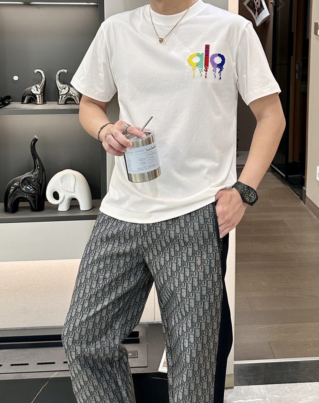 alo 2026春夏新款首发专柜最新款短袖圆领T恤 高端订制 设计前卫时尚！品牌logo重工艺设计 高端