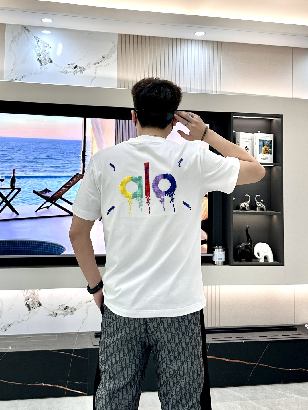 alo 2026春夏新款首发专柜最新款短袖圆领T恤 高端订制 设计前卫时尚！品牌logo重工艺设计 高端