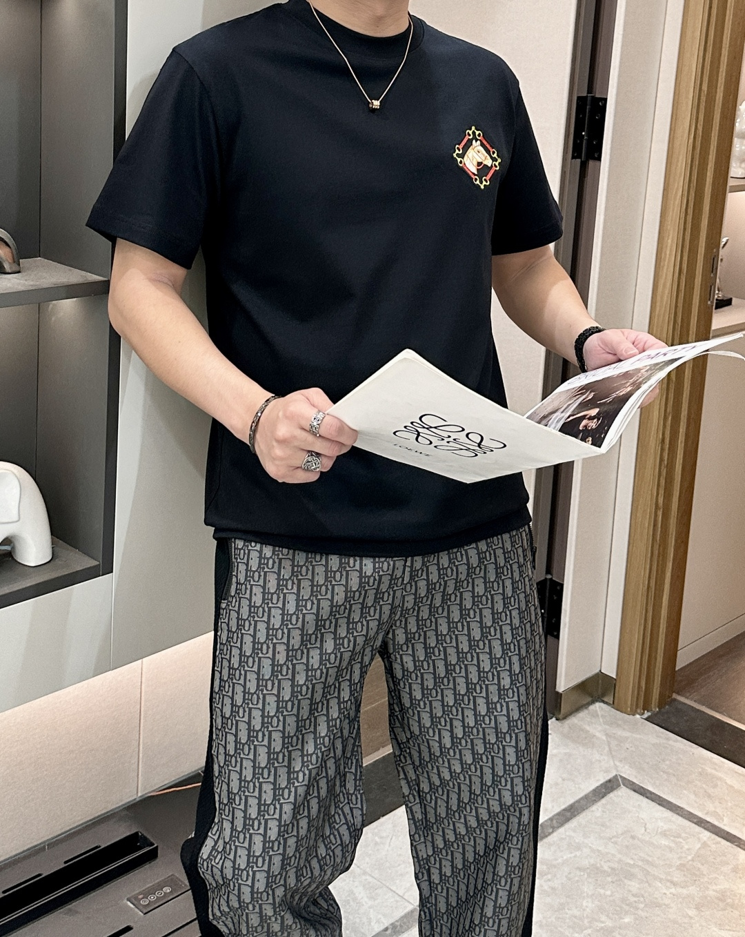 Gucc 2026春夏新款首发专柜最新款短袖圆领T恤 高端订制 设计前卫时尚！品牌logo重工艺设计 高