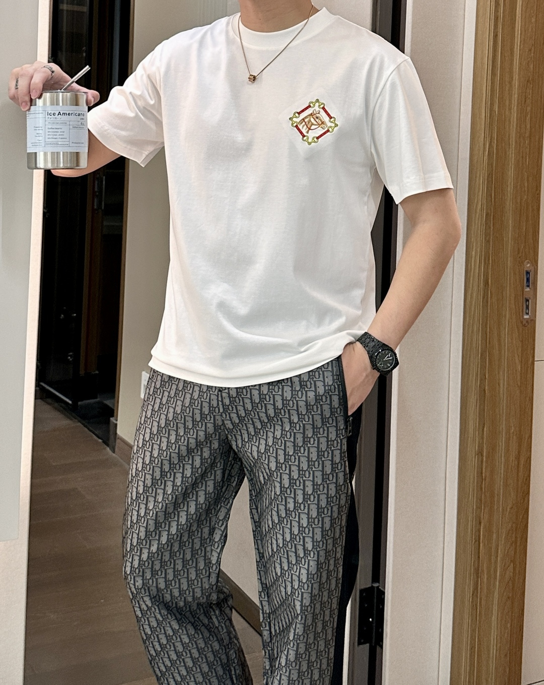 Gucc 2026春夏新款首发专柜最新款短袖圆领T恤 高端订制 设计前卫时尚！品牌logo重工艺设计 高