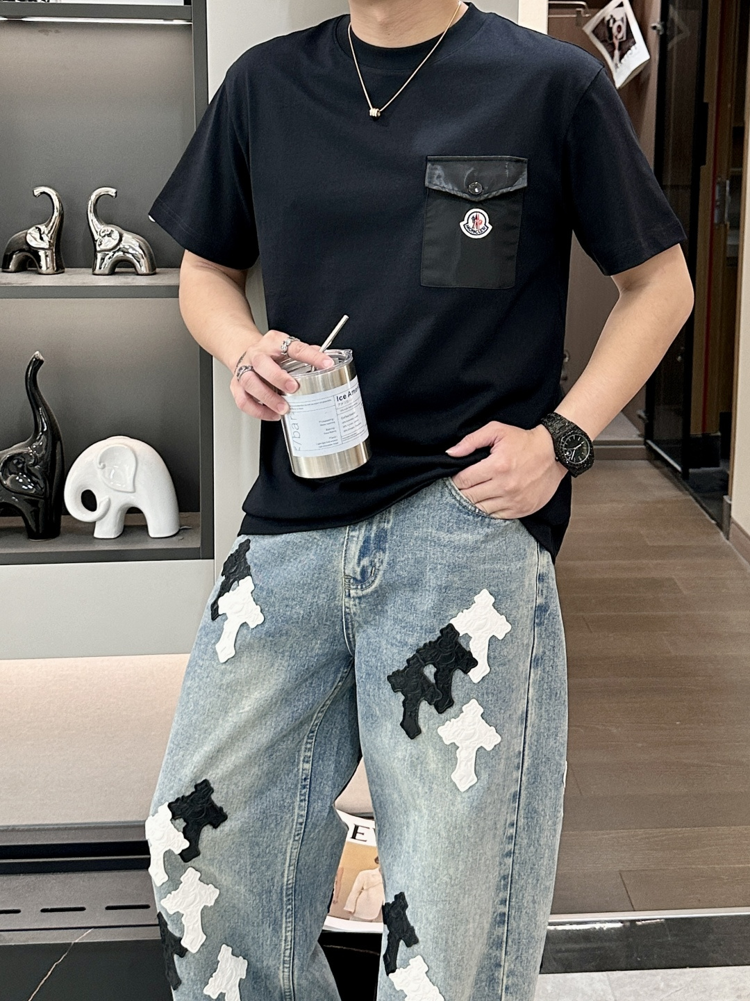 蒙口 2026春夏新款首发专柜最新款短袖圆领T恤 高端订制 设计前卫时尚！品牌logo重工艺设计 高端定