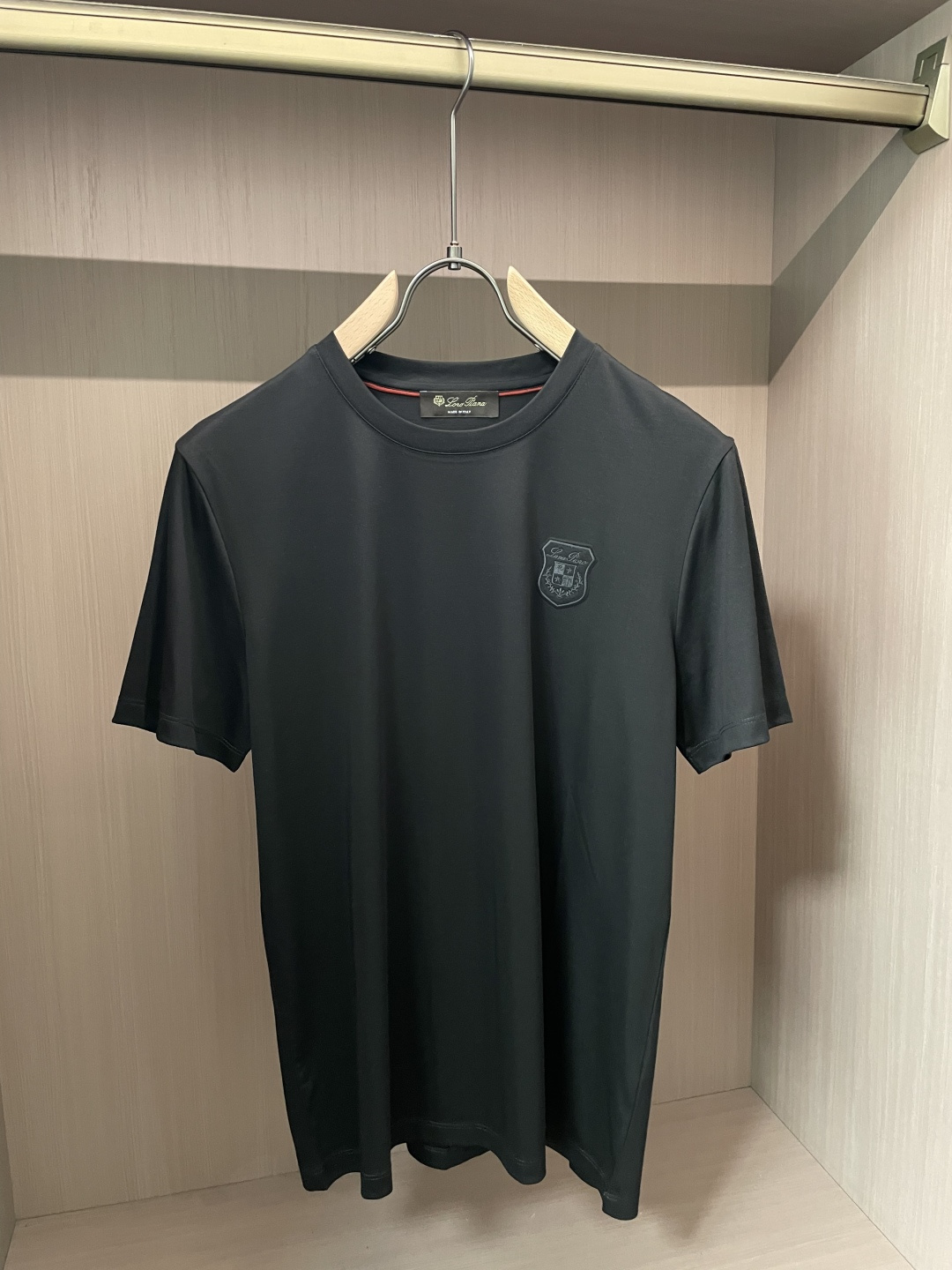 loro Piana家 2026春夏最新盾牌🛡️男士圆领T恤衫，精选全进口客供顶级丝光棉面料，胸前标志性
