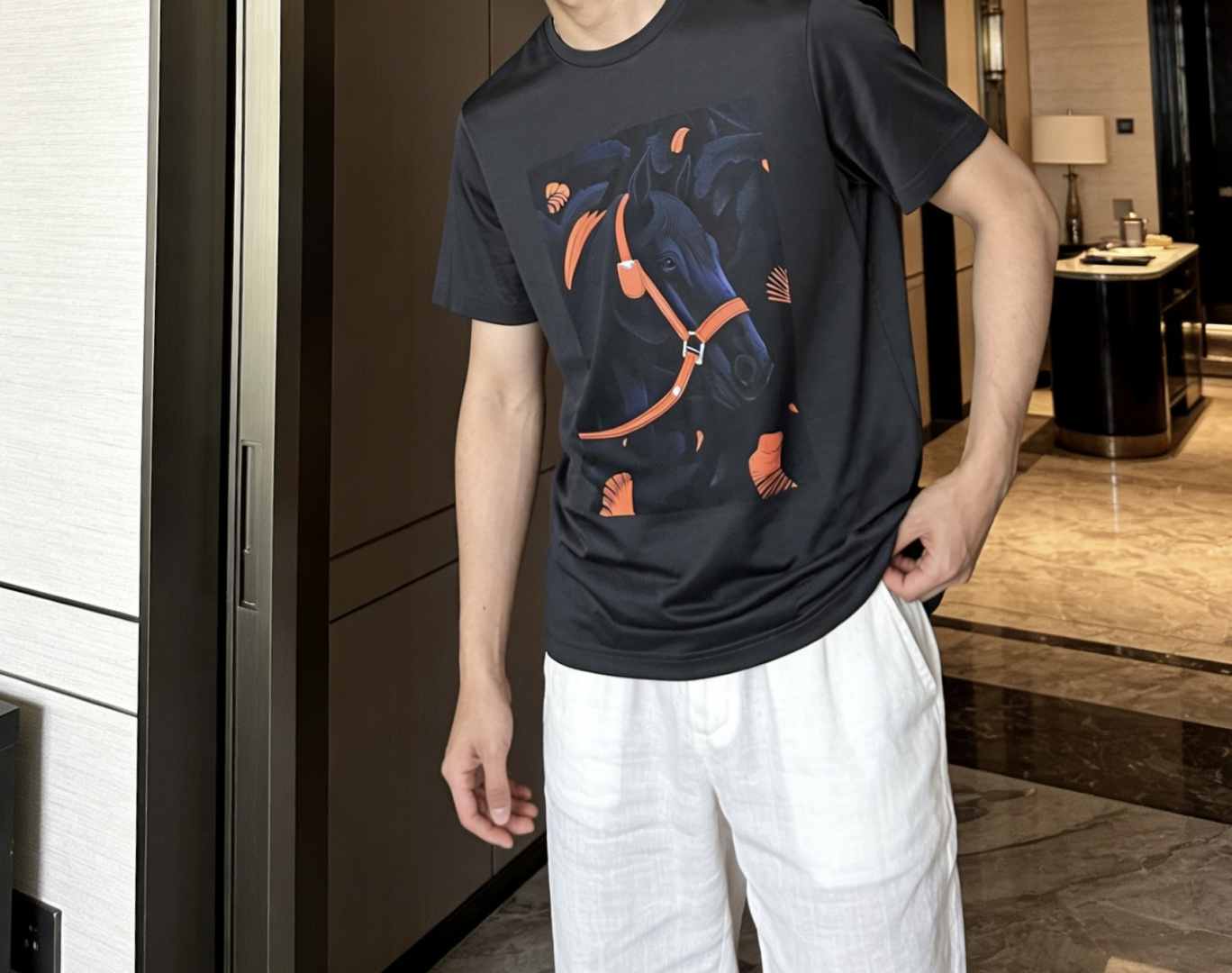爱马家 2026春夏最新马头男士圆领T恤衫，基础款型，不挑人穿上身有型有格调，同时又兼具内涵与品味，无论