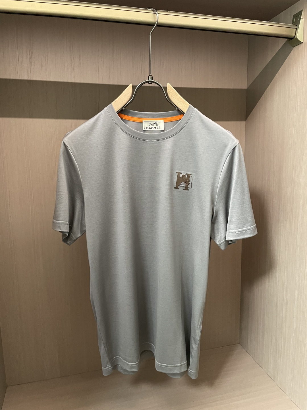爱*仕 26ss春夏最新男士圆领T恤衫，胸前极经典H➕马头🐴图案设计 带来强烈的视觉感官，品牌标识度极高