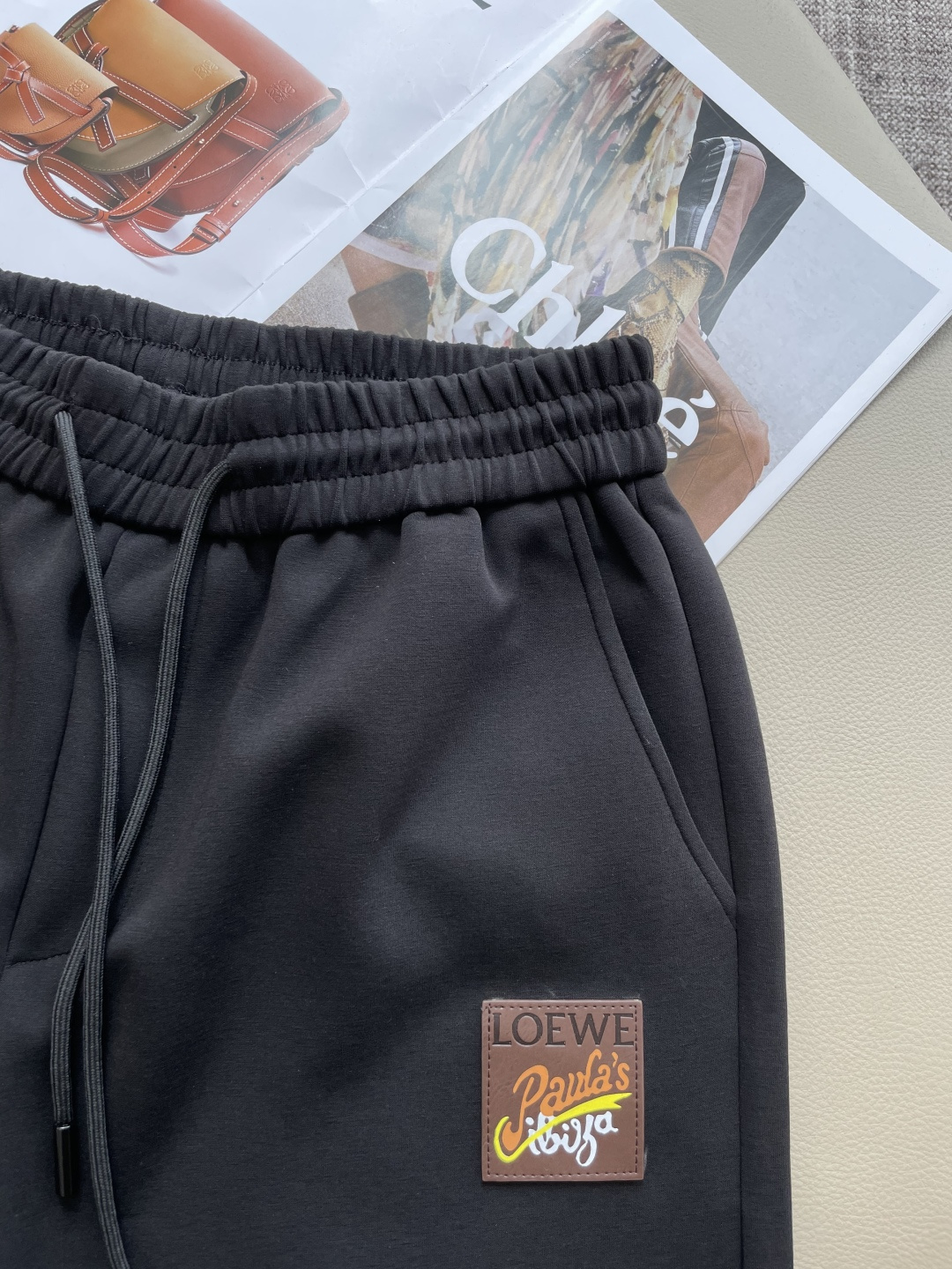 Loewe 重磅推荐！2026ss夏装新品 专柜在售 最新系列图案logo短裤 必须人手一件的节奏！进口