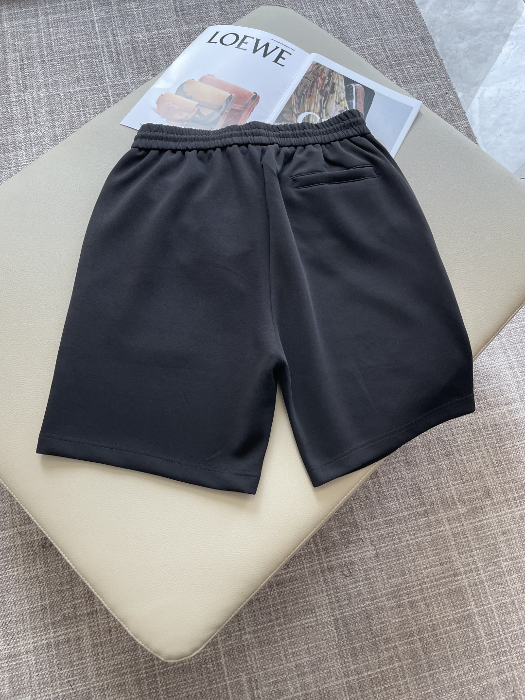 Loewe 重磅推荐！2026ss夏装新品 专柜在售 最新系列图案logo短裤 必须人手一件的节奏！进口