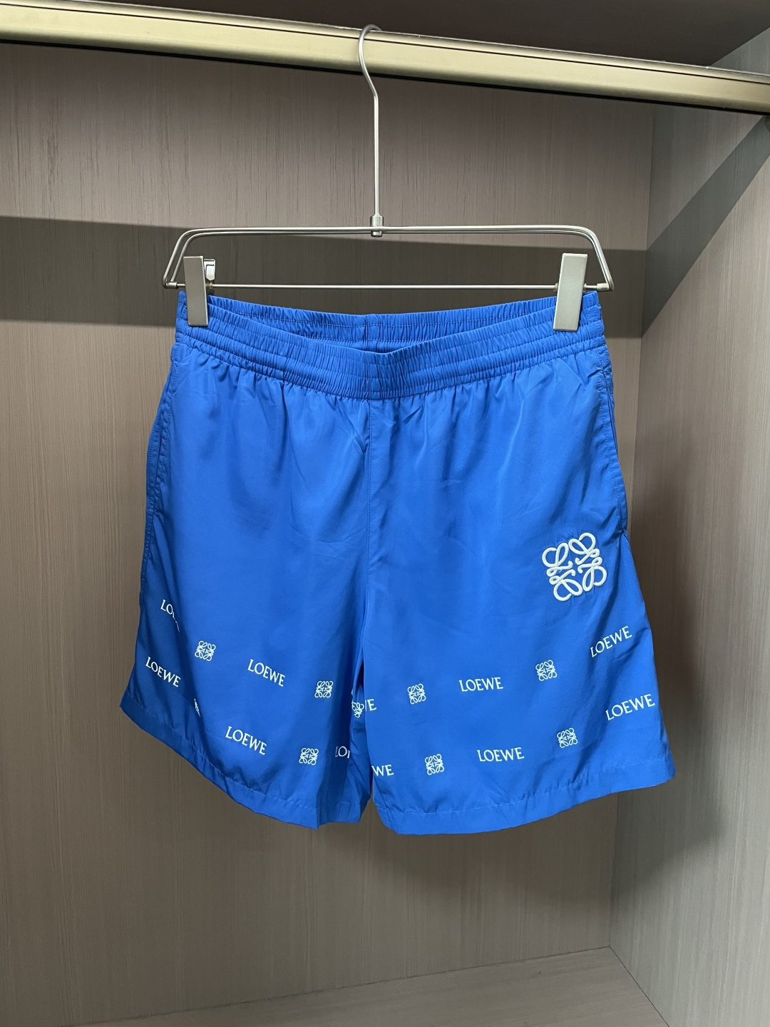 Loewe 2026ss夏装最新款 休闲沙滩裤 速干！精致时髦 视觉效果突出 显瘦修饰腿型！运动感十足！