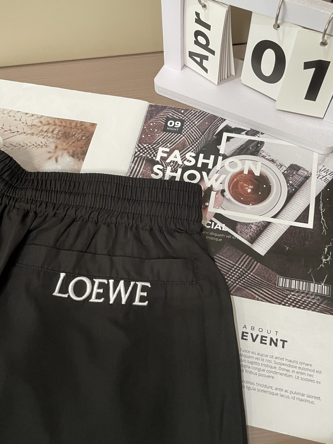 Loewe 2026ss夏装最新款 休闲沙滩裤 速干！精致时髦 视觉效果突出 显瘦修饰腿型！运动感十足！