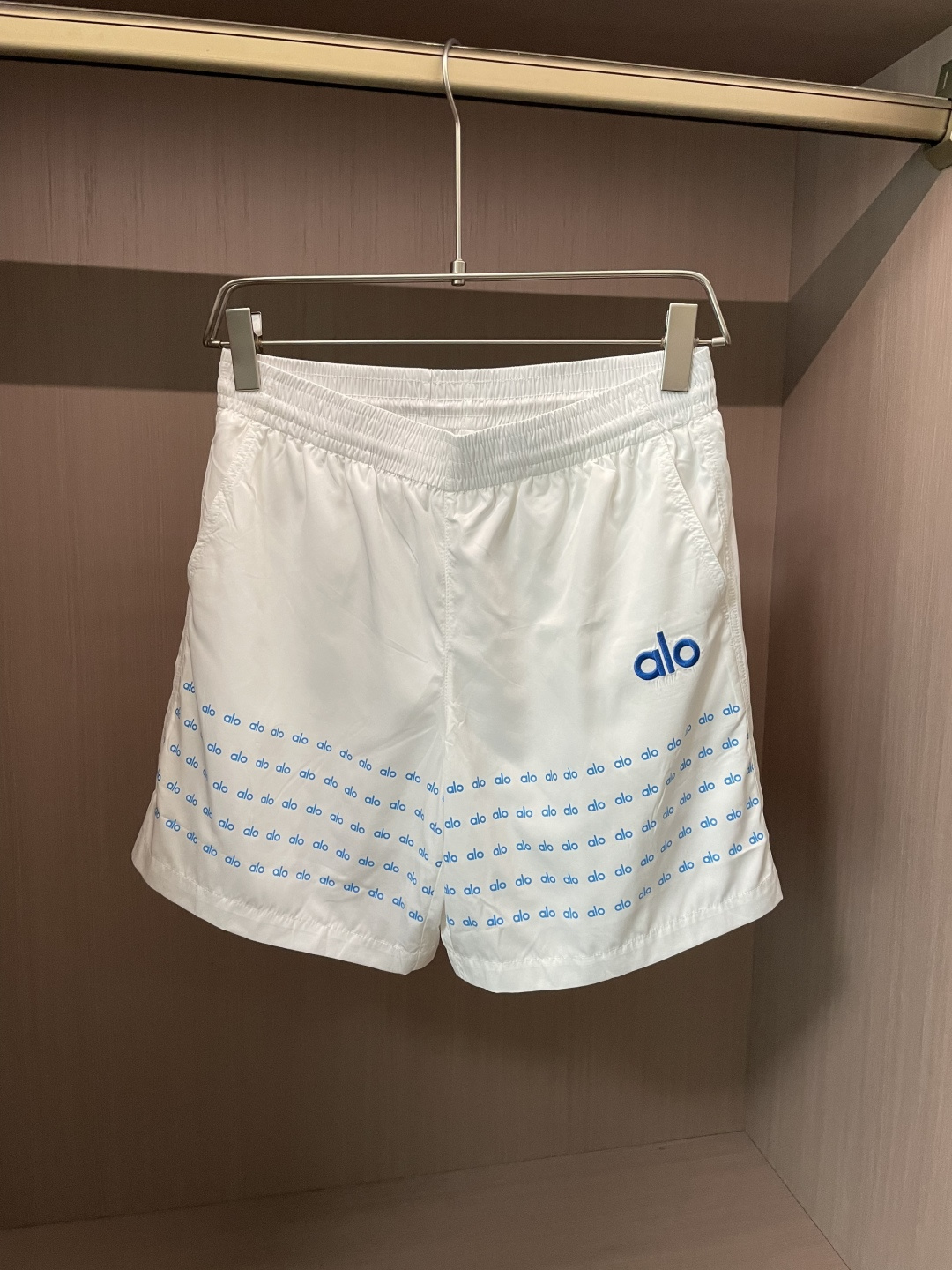 alo 2026ss夏装最新款 休闲沙滩裤 速干！精致时髦 视觉效果突出 显瘦修饰腿型！运动感十足！适合