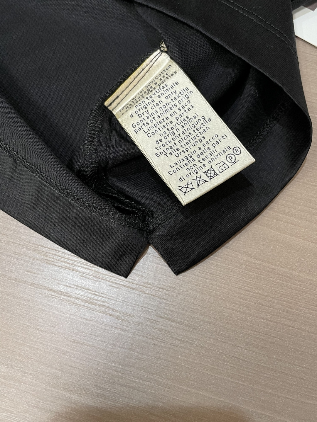 爱马家 2026春夏最新骏马牙刷绣男士圆领T恤衫，胸前极具代表性的巴西骏马图案，采用高端重工的牙刷绣工艺