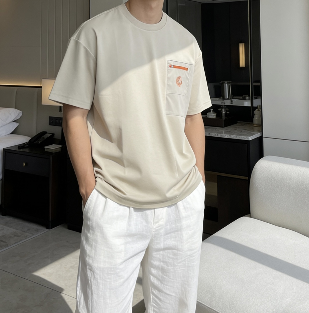 爱马家 2026春夏最新拼布口袋男士圆领T恤衫，宽大版型Over Size风格，完全不挑身材，整体效果宽