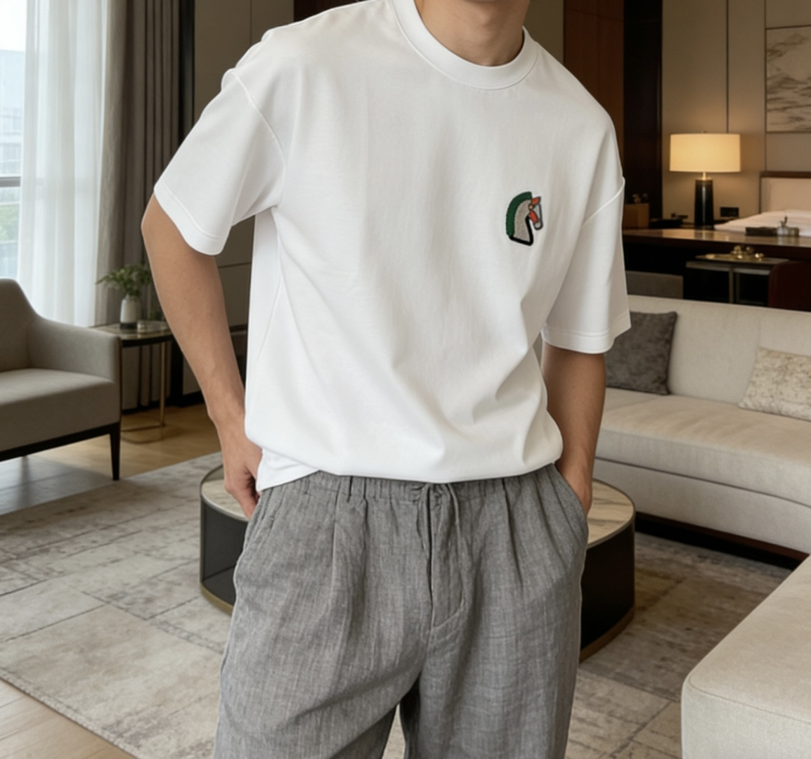 爱马家 2026春夏最新牙刷绣马头男士圆领T恤衫，宽大版型Over Size风格，完全不挑身材，整体效果