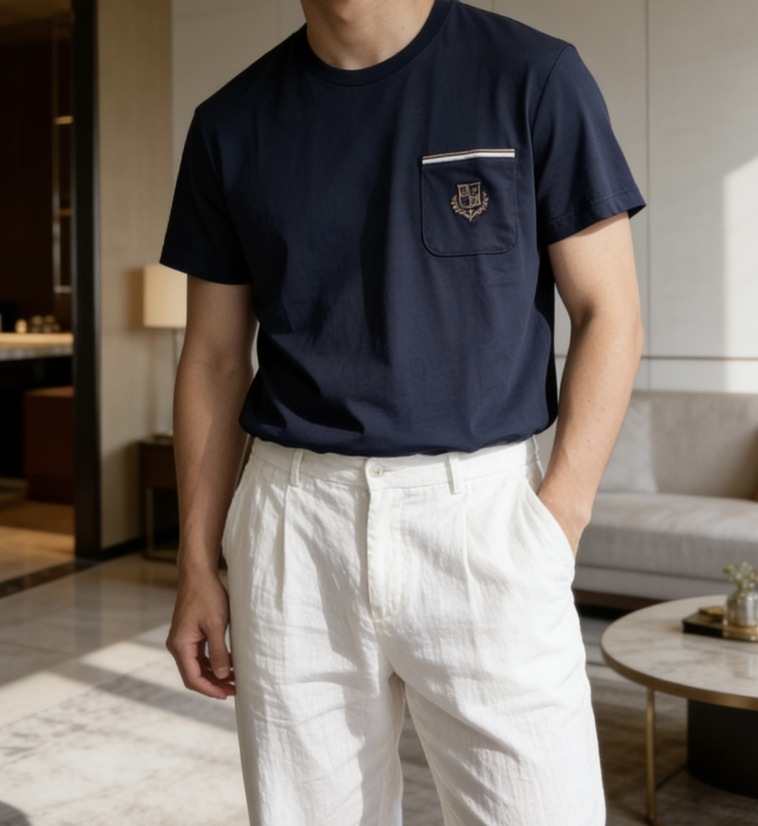 loro Piana家 2026春夏最新口袋绣标男士圆领短袖T恤衫，休闲剪裁棉质运动衫，简单大方，胸前雅