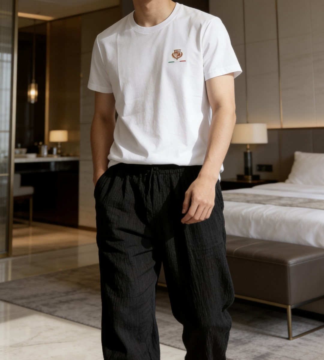 loro Piana家 2026春夏最新撞色经典绣标男士圆领短袖T恤衫，休闲剪裁棉质运动衫，简单大方，胸