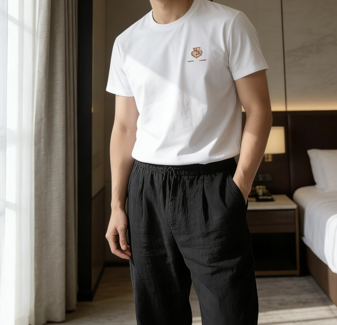 loro Piana家 2026春夏最新撞色经典绣标男士圆领短袖T恤衫，休闲剪裁棉质运动衫，简单大方，胸