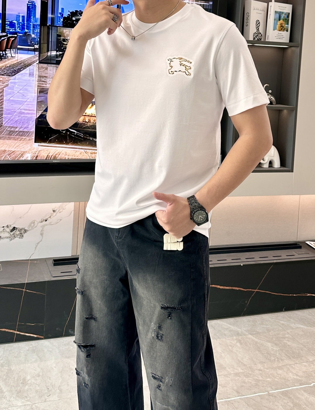 Bur  2026春夏新款首发专柜最新款短袖T恤 高端订制 设计前卫时尚！品牌logo重工艺设计 高端定