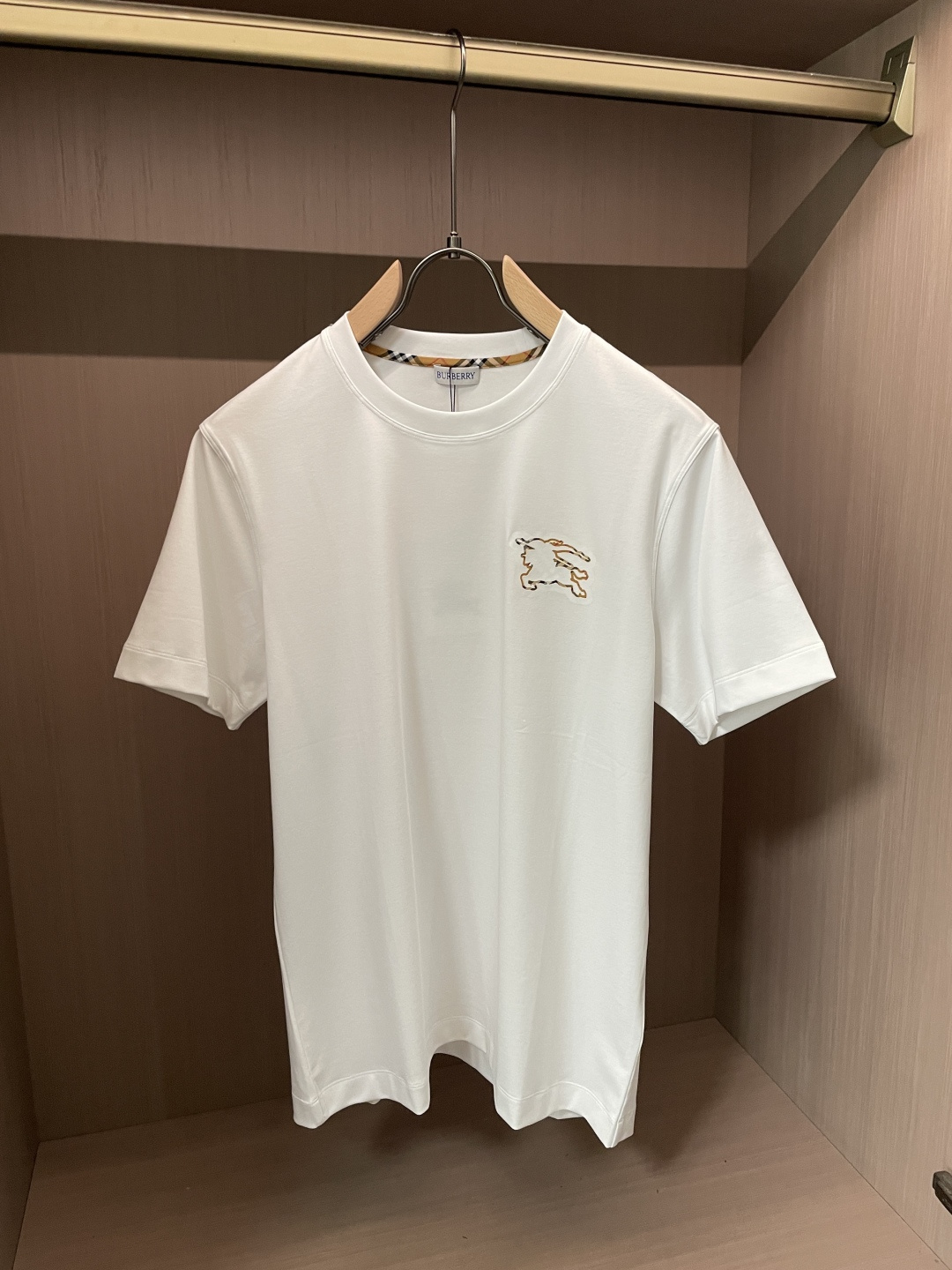 Bur  2026春夏新款首发专柜最新款短袖T恤 高端订制 设计前卫时尚！品牌logo重工艺设计 高端定