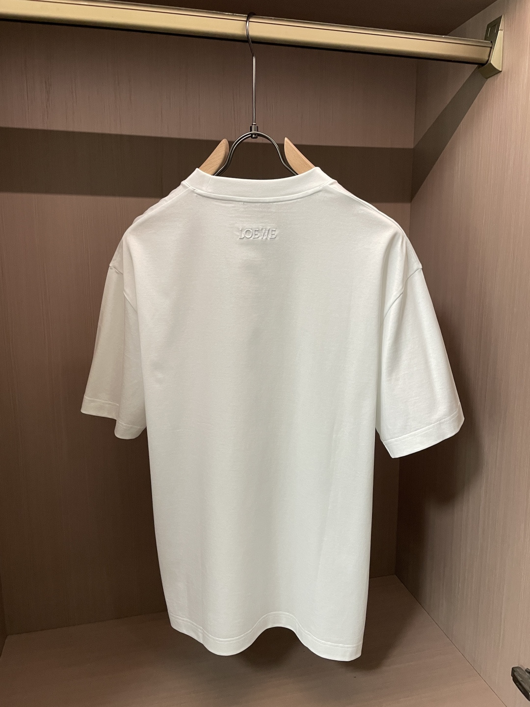 Loewe  2026春夏新款首发专柜最新款短袖T恤 高端订制 设计前卫时尚！品牌logo重工艺设计 高