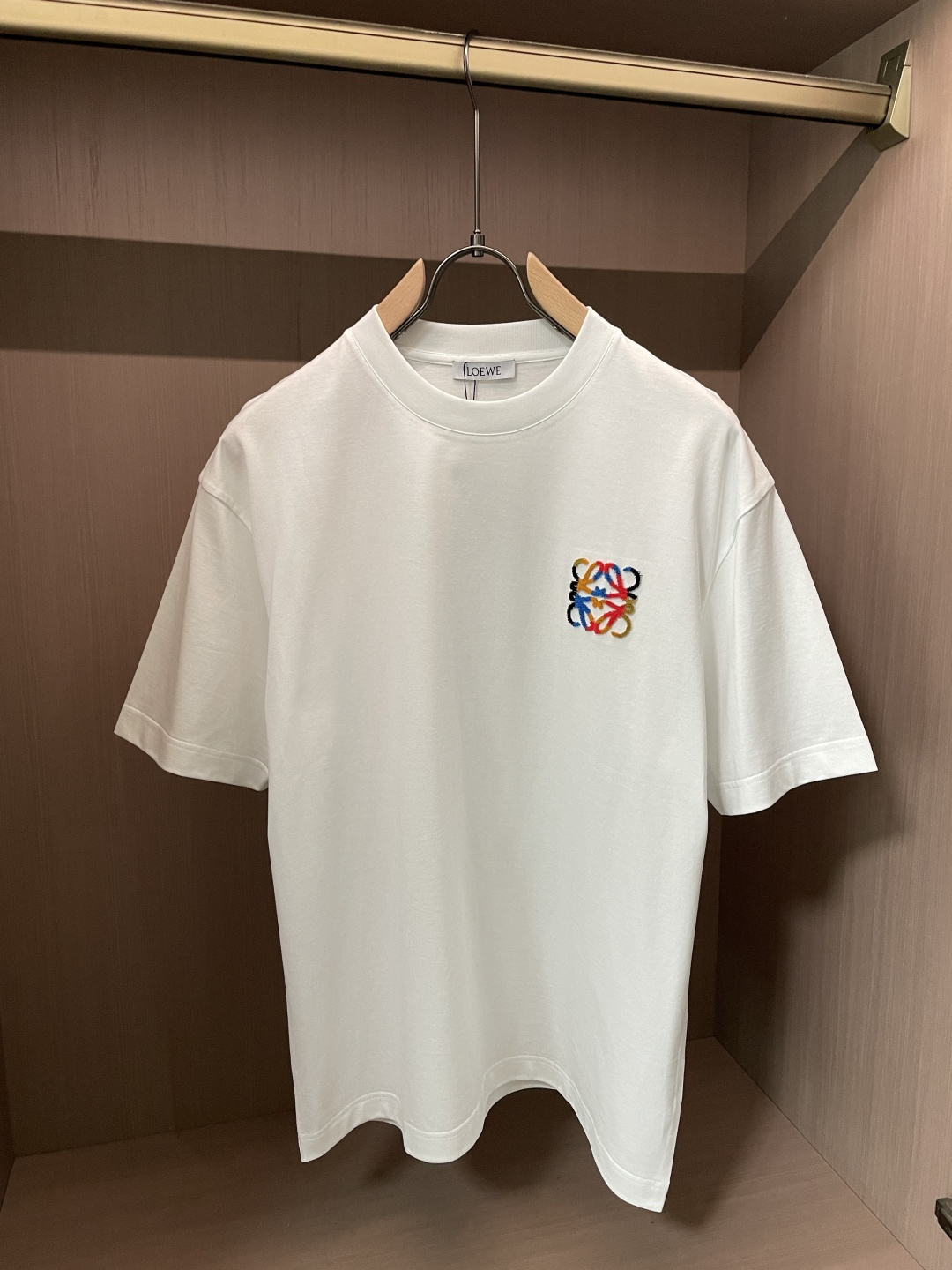 Loewe  2026春夏新款首发专柜最新款短袖T恤 高端订制 设计前卫时尚！品牌logo重工艺设计 高