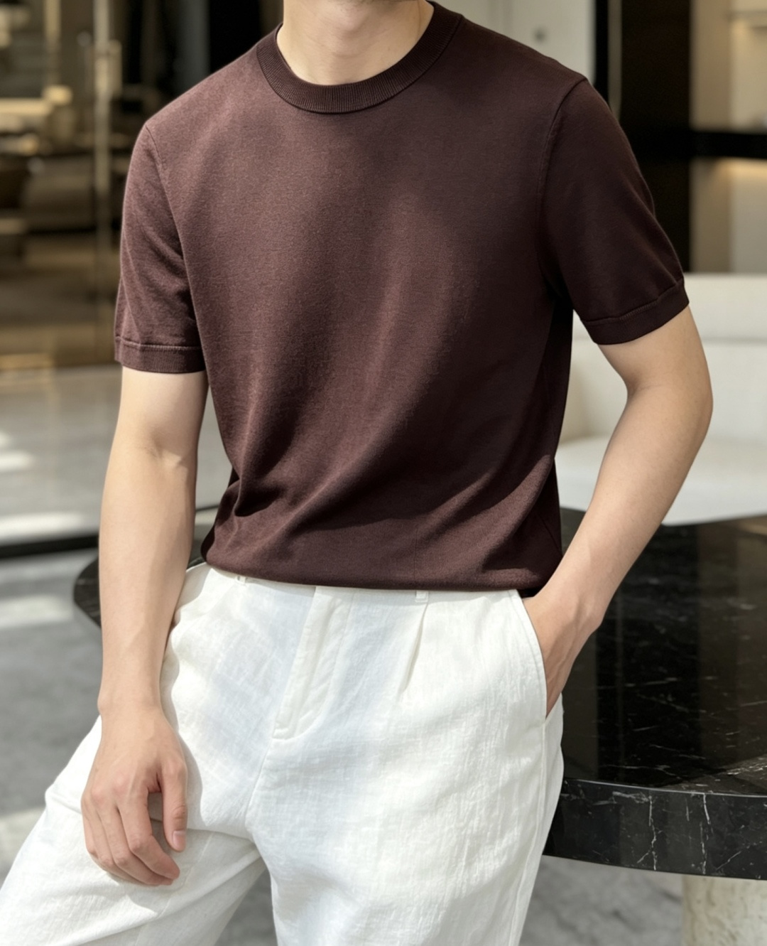 NO:774454,EZ26SS early spring new imported acetate Tencel blended knitted round neck sweater, men's classic parallel bars logo jacquard casual short-sleeved T-shirt sweater! Trading company channels are rare and available on the official website simultaneously! Z Home has always led the trend of high-end fashion with its excellent design, exquisite craftsmanship and impeccable quality! And this knitted T-shirt is a masterpiece of the brand's ingenuity. Every detail shows luxury and style. Once you own it, you won't be able to put it down! This T-shirt is carefully woven with custom-made mulberry silk, Tencel and acetate blended yarn! Mulberry silk has a warm luster and soft texture. When the skin gently touches the mulberry silk, it seems to be blown by the gentle breeze in spring. It is delicate and silky without any roughness, giving the body the most gentle care! As a new type of environmentally friendly fiber, Tencel not only has the comfort of natural fibers, but also has the strength of synthetic fibers. It adds toughness and durability to this T-shirt, allowing the wearer to enjoy softness without worrying about the clothing being easily damaged! Acetate fiber is famous for its unique hygroscopicity and breathability. In hot summer, when sweat quietly seeps out, acetate fiber can quickly absorb and dissipate the sweat, keeping the skin dry and comfortable, so that the wearer always feels cool and comfortable! The perfect blend of these three fibers makes the fabric of this T-shirt extremely soft to the touch and has just the right amount of elasticity, giving the wearer an unparalleled comfortable experience! The jacquard embellishment of the parallel bars logo on the back collar looks like twinkling shooting stars in the night sky, adding a touch of luxury to the originally simple T-shirt! The jacquard is delicate and exquisite, and every line is smooth and natural, as if it was carefully drawn by an artist with a brush in his hand! These two parallel-bar jacquards not only play a decorative role, but are also a status symbol! It implies that the wearer has unique taste and elegant temperament, and is a pursuit and interpretation of luxury life! In addition to the unique design of the fabric and back collar, the fit of this T-shirt is also very good. It is not a style that is too loose and shapeless, nor is it a design that is so tight that it makes people breathless. Instead, it has been accurately measured and repeatedly tried on and adjusted to create a just right fit! It can perfectly outline the wearer's body lines and show the masculine beauty of men. Whether paired with jeans or casual pants, it can easily create a fashionable and decent look! Gray blue/dark coffee/navy blue/black/sub-brown/light blue/olive green/khaki/camel coffee, nine colors available! Size 48-56 Size 48 has shoulder width 42cm - chest 96cm - dress length 64cm Size 50 has shoulder width 43cm - chest 100cm - dress length 65cm Size 52 has shoulder width 44cm - chest 104cm - dress length 66cm Size 54 has shoulder width 45cm - chest 108cm - dress length 67cm Size 56 has shoulder width 46cm - chest 112cm - dress length 68cm Size recommendation (standard version) Height 174-140 pounds, try on size 50! Boys weighing less than 128 pounds should choose size 48, 128-140 pounds should choose size 50, 140-152 pounds should choose size 50, 152-164 pounds should choose size 54, and 164-178 pounds should choose size 56! ,,jeans,sweaters,T-shirt,tees,t-shirt,19860909EZ26SS早春新款进口醋酸天丝混纺针织圆领毛衣,男士经典双杠标识提花休闲短袖T恤针织衫！贸易公司渠道稀出,同步官网发售！Z家始终以其卓越的设计、精湛的工艺和无法挑剔的品质,引领着高端时尚的潮流风向！而这款针织T恤,更是品牌匠心独运的杰作,每一处细节都彰显着奢华与格调,让人一旦拥有,便爱不释手！ 这款T恤采用客供定制桑蚕丝、天丝与醋酸纤维混纺纱线精心织造而成！桑蚕丝自带一种温润的光泽和柔和的质感,当肌肤轻轻触碰桑蚕丝时,仿佛被春日里轻柔的微风拂过,细腻而丝滑,没有丝毫的粗糙感,给予身体最温柔的呵护！天丝作为一种新型的环保纤维,不仅具有天然纤维的舒适性,还拥有合成纤维的强度,它为这款T恤增添了一份坚韧与耐用,让穿着者在享受柔软的同时,无需担心衣物容易损坏！而醋酸纤维则以其独特的吸湿性和透气性著称,在炎炎夏日,当汗水悄然渗出,醋酸纤维能够迅速将汗水吸收并散发出去,保持肌肤的干爽与舒适,让穿着者始终感受到清凉与惬意！这三种纤维的完美混纺,使得这款T恤的面料触感柔软至极,同时又富有恰到好处的弹力,给予穿着者无与伦比的舒适体验！ 后领处双杠标识提花点缀,宛如夜空中闪烁的流星,为原本简约的T恤增添了一抹奢华的气息！提花细腻而精美,每一根线条都流畅自然,仿佛是艺术家用手中的画笔精心勾勒而成！这两道双杠提花不仅起到了装饰的作用,更是一种身份的象征！它暗示着穿着者拥有着独特的品味和高雅的气质,是对奢华生活的一种追求和诠释！除了面料和后领的独特设计,这款T恤的版型也十分合身,它并非那种宽松得毫无型可言的款式,也不是紧身到让人喘不过气的设计,而是经过精确的测量和反复的试穿调整,打造出了一种恰到好处的合身感！它能够完美地勾勒出穿着者的身体线条,展现出男性的阳刚之美,无论是搭配牛仔裤还是休闲裤,都能轻松营造出时尚而得体的造型！灰兰/深咖/藏青/黑色/亚棕/浅兰/橄榄绿/卡其/驼咖,九色入！尺码48-56 48码肩宽42cm-胸围96cm-衣长64cm 50码肩宽43cm-胸围100cm-衣长65cm 52码肩宽44cm-胸围104cm-衣长66cm 54码肩宽45cm-胸围108cm-衣长67cm 56码肩宽46cm-胸围112cm-衣长68cm 尺码推荐（标准版型） 身高174-140斤,试穿50码合适！ 男生体重128斤以内选择48码,128-140斤选择50码,140-152斤选择50码,152-164斤选择54码,164-178斤选择56码！,,jeans,sweaters,T-shirt,tees，t-shirt,,Men's clothing