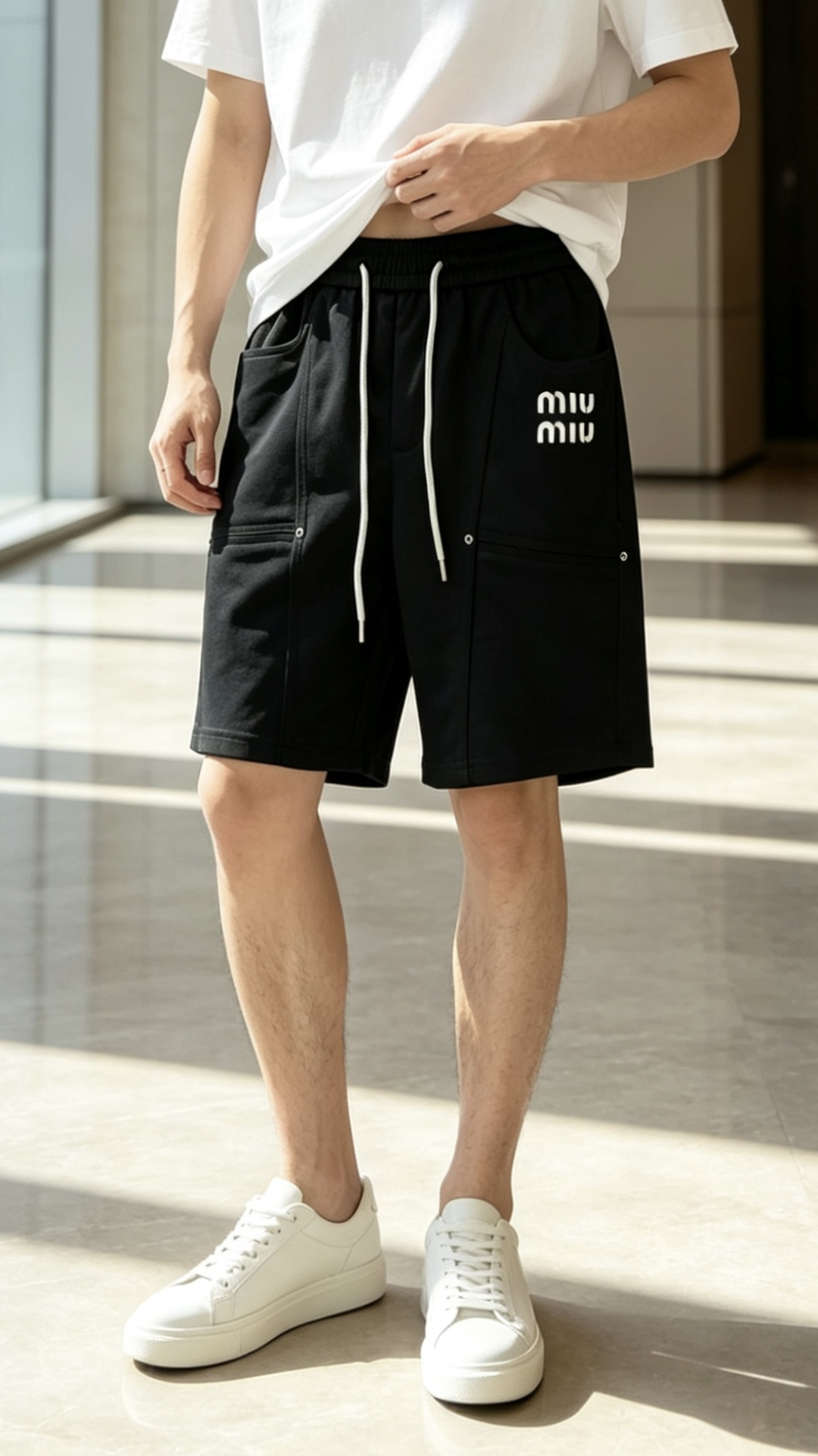 NO:774484,Highly recommended by miumiu!  2026ss new summer clothes are on sale at counters. The latest series of patterned logo shorts are a must-have for everyone!  Imported top high-density pure cotton fabric, extremely skin-friendly and comfortable. It feels very delicate and has a good texture, which perfectly reflects the three-dimensional effect. It is in line with the brand's consistent design style. It is a very good overall product and a must-have for fashionistas. Sizes 28-36,,miumiu,shorts,19860909miumiu 重磅推荐！2026ss夏装新品 专柜在售 最新系列图案logo短裤 必须人手一件的节奏！进口顶极高密度纯棉面料,极为亲肤舒适 摸上去非常的细腻,质感很好,完美体现立体感 符合品牌一贯设计风格,整体非常不错的一款,潮人必备 尺码28-36,,miumiu,shorts,,Men's clothing